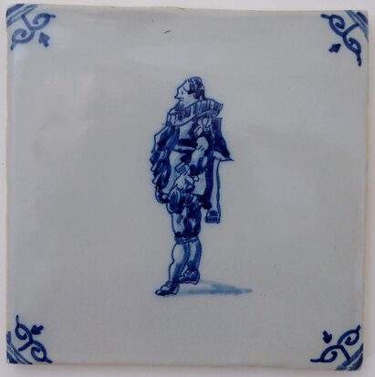 Makkum Tichelaar tile soldier