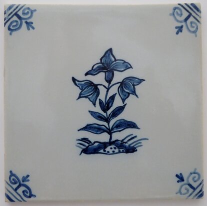 Makkum Tichelaar tile flower