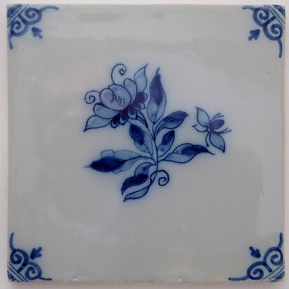 Makkum Tichelaar tile flower