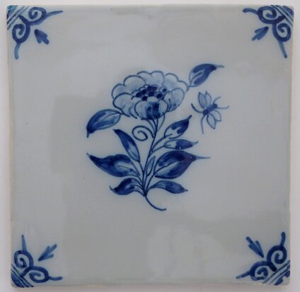 Makkum Tichelaar tile flower