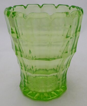 Leerdam Glass uranium vase