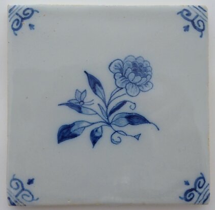 Makkum Tichelaar tile flower