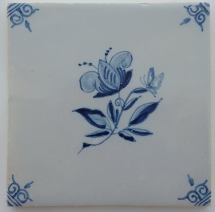 Makkum Tichelaar tile flower