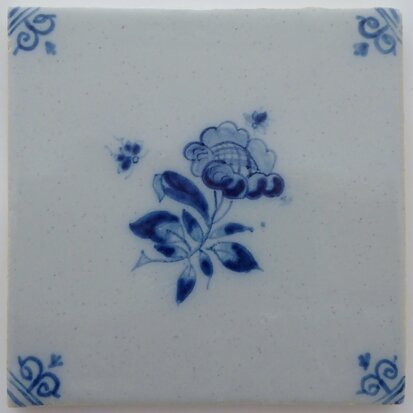 Makkum Tichelaar tile flower