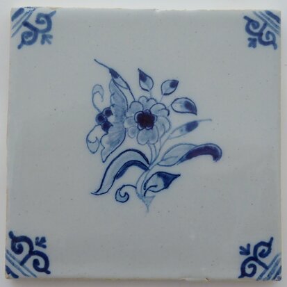 Makkum Tichelaar tile flower