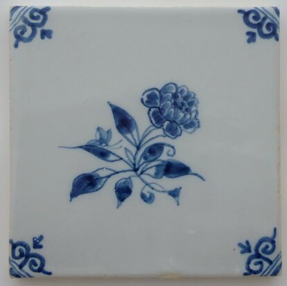 Makkum Tichelaar tile flower