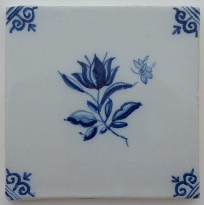 Makkum Tichelaar tile flower