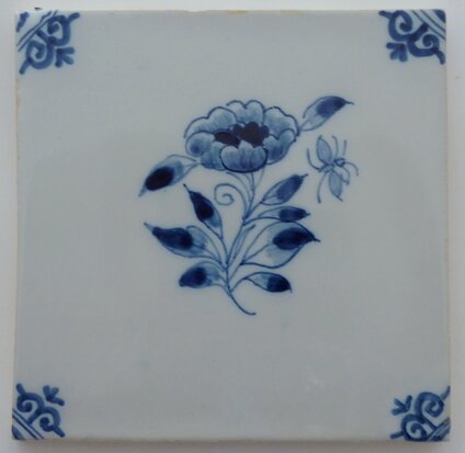 Makkum Tichelaar tile flower