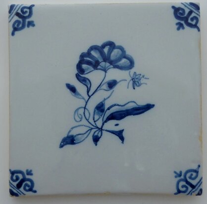 Makkum Tichelaar tile flower