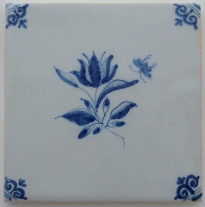 Makkum Tichelaar tile flower