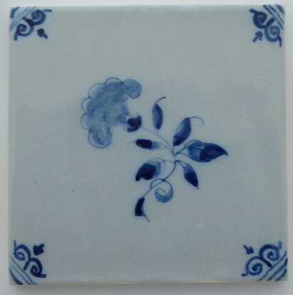 Makkum Tichelaar tile flower