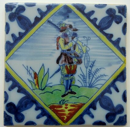 Makkum Tichelaar square tile soldier