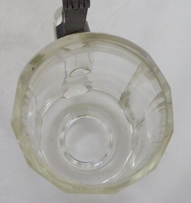 Glass beer mug with lid