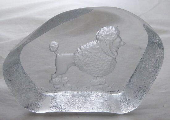 Nybro glass sculpture / presse papier