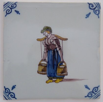 Makkum Tichelaar tile woman with yoke