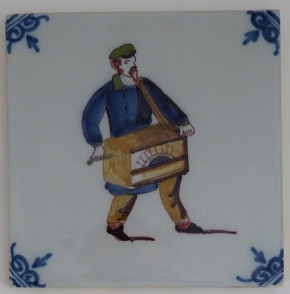 Makkum Tichelaar tile barrel organ man