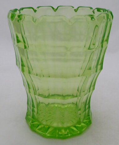 Leerdam Glass uranium vase