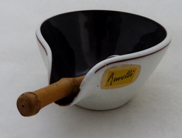 Ravelli bowl 227 with pestle