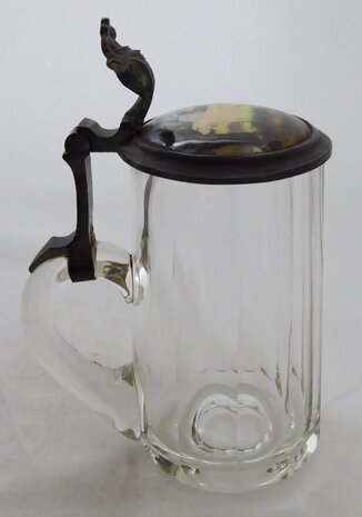 Glass beer mug with lid