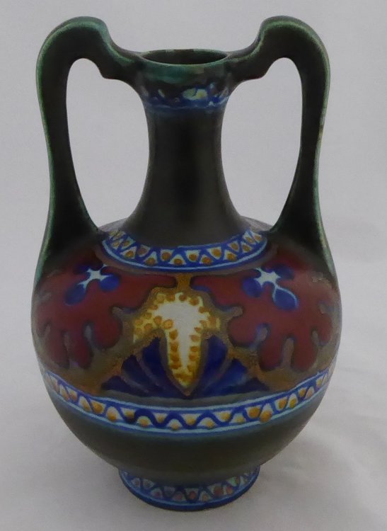 ZENITH POTTERY GOUDA NETHERLANDS - Dutch Art Pottery, applied art.